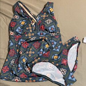 A Pea in the Pod Floral Swim Set - Multicolor